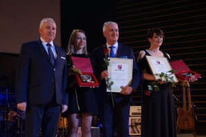 Laur dla Kina Światowid